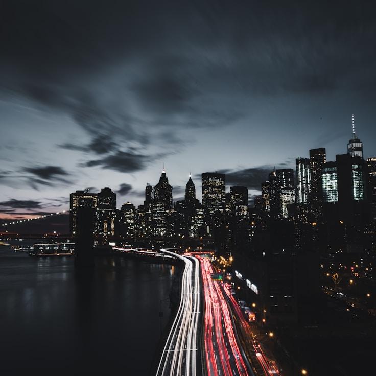 Ava Thompson - Expat family life guide in United Kingdom